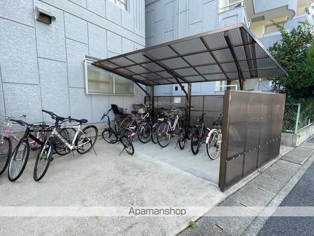 ラフォーレ末広の玄関写真