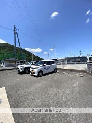 アムール矢倉[1LDK/45.82m2]の駐車場