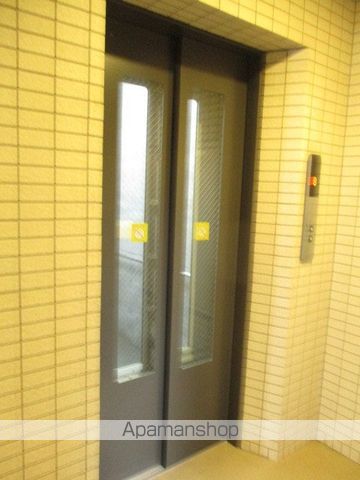 トーシンフェニックス吉祥寺クアトロの玄関写真