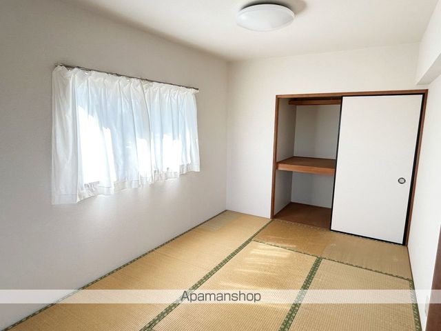 SPOONIIIの内装写真