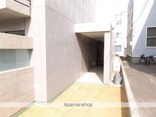 グローカル本郷通の玄関写真