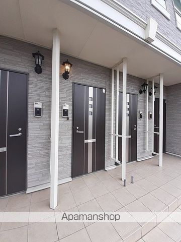 カーサ ベレッツァBの玄関写真