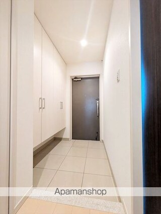 岡山県倉敷市鶴形１丁目[2LDK/69.82m2]の玄関
