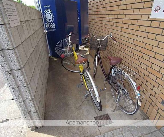 岩倉南河原町マンションの外観写真