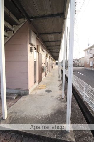 ニューシティサルビアの玄関写真