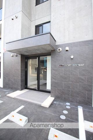 神宮前PARKFORESTの玄関写真