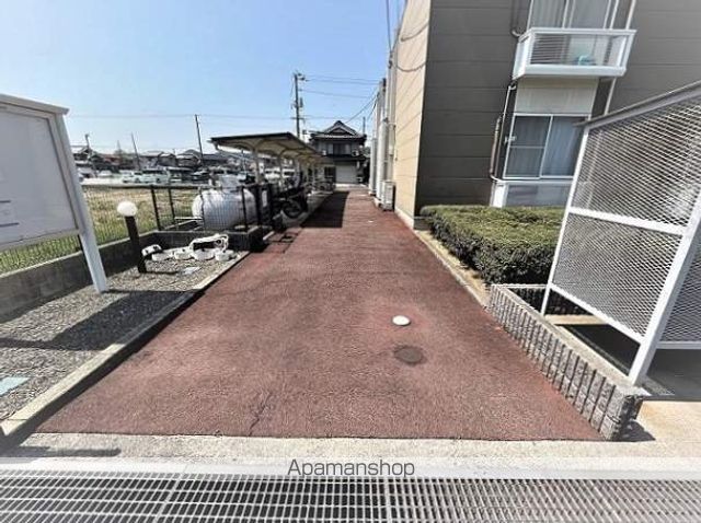 レオパレスコンフォート山手Aの玄関写真