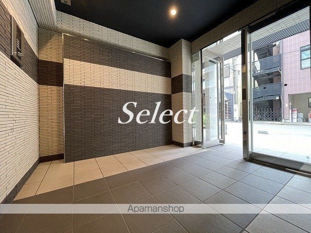 クラリッサ横浜阪東橋の玄関写真