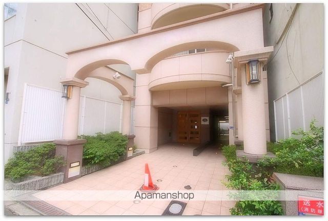 ディナスティ松屋町IIの玄関写真
