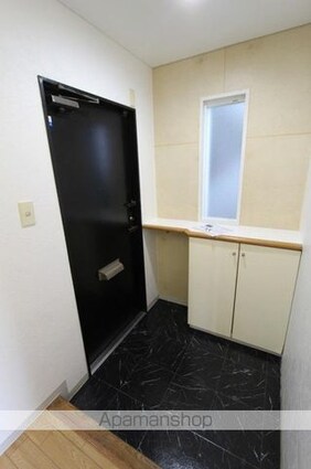 ラフォーレ石清尾[2LDK/86.17m2]の玄関