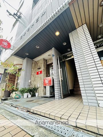 ミキモトビルの玄関写真
