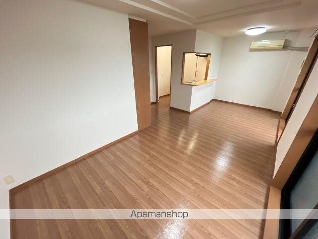 和歌山県和歌山市栗栖[1LDK/45.36m2]のリビング・居間1