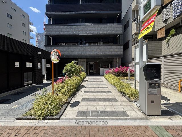 プレサンス丸の内アドブルの玄関写真