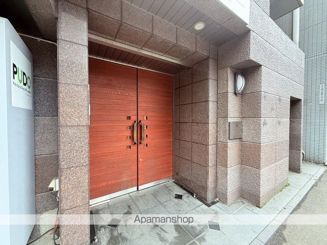 アルファスクエア大通の玄関写真