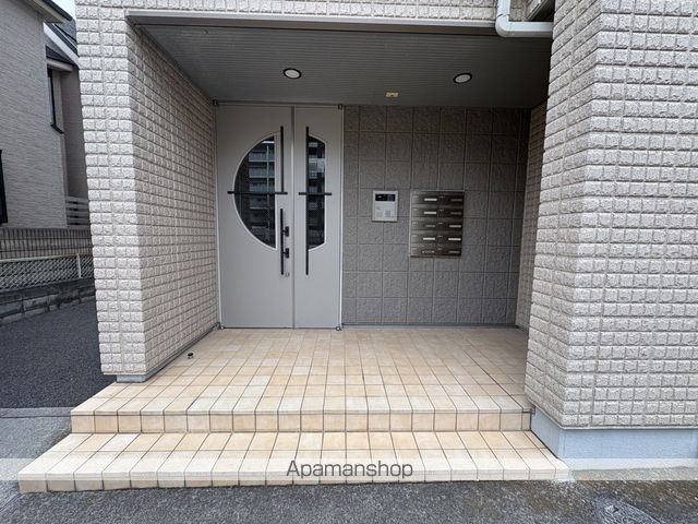 メゾンフィーラの玄関写真