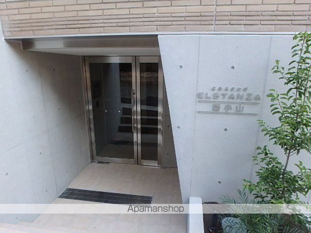 ベルフェリーク西小山の玄関写真
