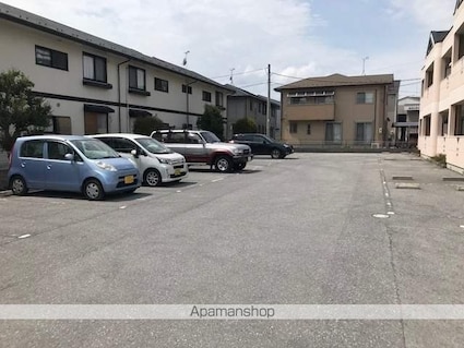 エトワール[1LDK/41m2]の駐車場