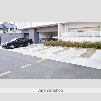 ツインアウルズ[1LDK/47.64m2]の駐車場2