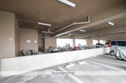 岡山県倉敷市老松町５丁目[3LDK/70.12m2]の共用部1