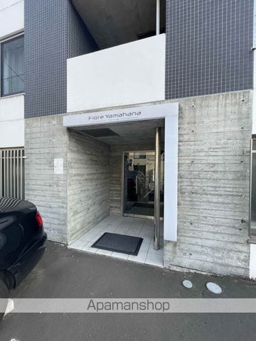 フィオーレ山鼻の玄関写真