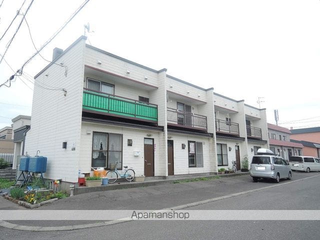 坂田ハイツB棟の外観写真