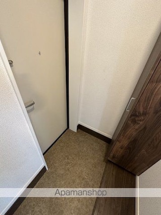 神奈川県横浜市神奈川区大口通[1R/18.6m2]の玄関