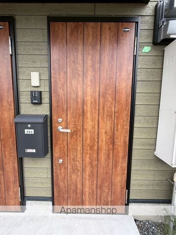 NICO AND HOUSEの玄関写真