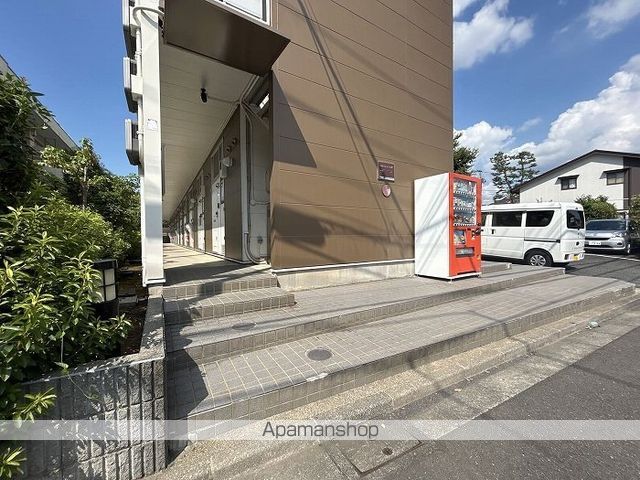 レオパレスNEXTの玄関写真