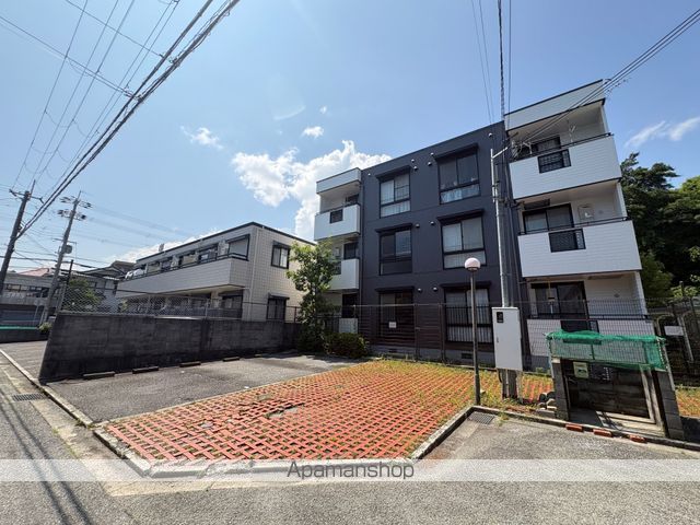 岡田山ハイツ A棟の外観写真