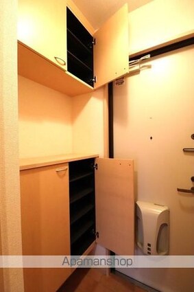 ノワ・ルーナ渚　ＡＢ[1R/30.03m2]の玄関