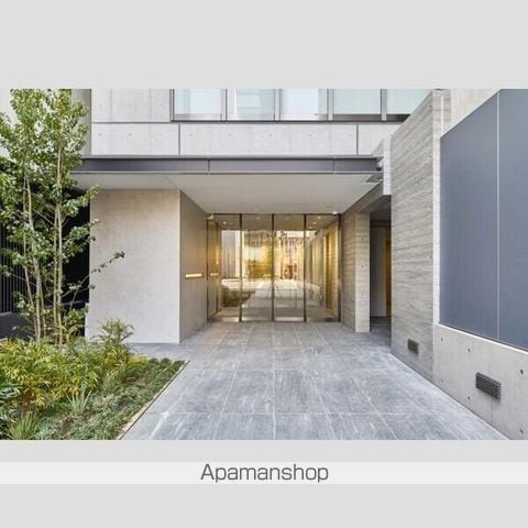 プラウドフラット日本橋馬喰町の玄関写真