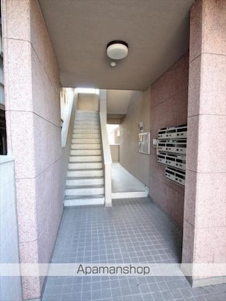 ラフール築山[1R/28.44m2]のエントランス