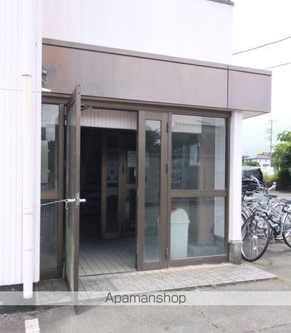 レスパーニャよしのA棟の玄関写真