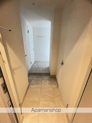 東京都港区西麻布２丁目[2LDK/58.26m2]の玄関
