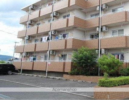 ガーデンハイツ三名壱番館[1DK/31.45m2]の駐車場