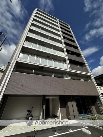 クリスタルグランツOSAKA WEST GATEの外観写真