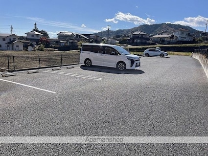 ユイット・ヴィオラ[2LDK/56.19m2]の駐車場3