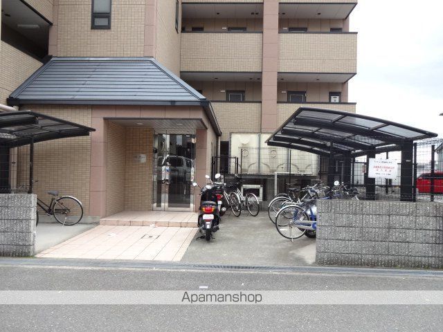 ミ ピアーチェの玄関写真
