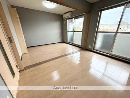 レジデンス・ジャパン３[2DK/45m2]の共用部2