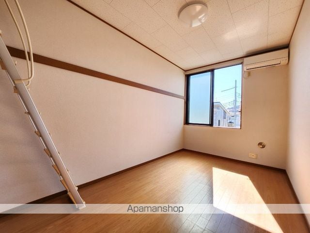 メインシティガーデン 新井弐番館の内装写真