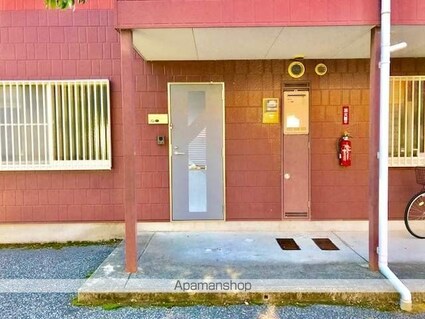 プチシャンブルいずみⅠ[3DK/54.66m2]のエントランス2