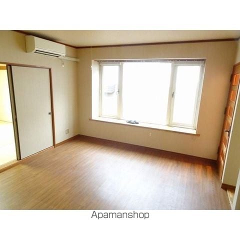 北見市 2階建 築43年の内装写真