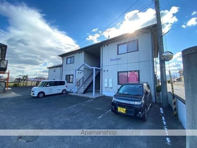 COSMO TOWN B棟の外観写真