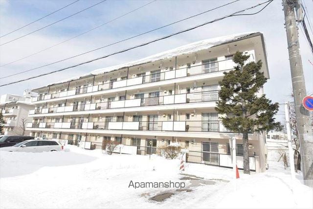札幌西月寒団地3号棟の外観写真