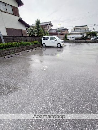 レオパレススマイル成田[1K/23.18m2]の駐車場