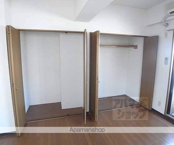 ドマーレ府庁前の内装写真