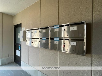 香川県高松市今里町１丁目[2DK/42.42m2]の共用部1