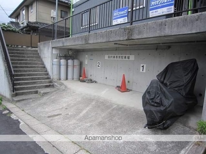 サンモール[1K/26m2]の駐車場