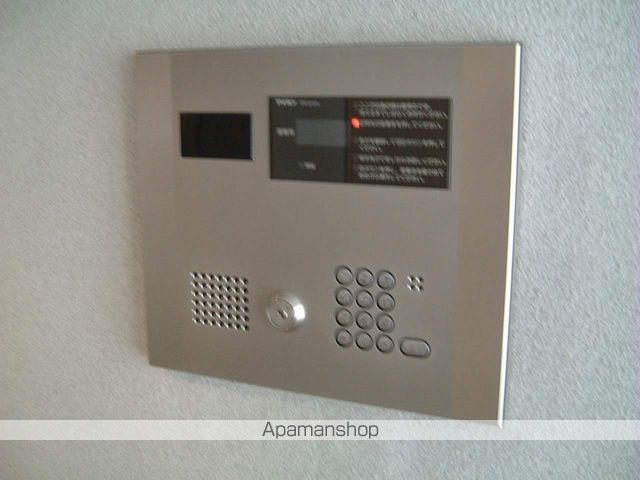 サンヴァーリオ新田駅前Iの玄関写真
