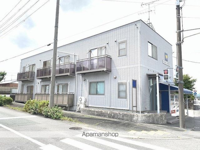 TIARAの外観写真